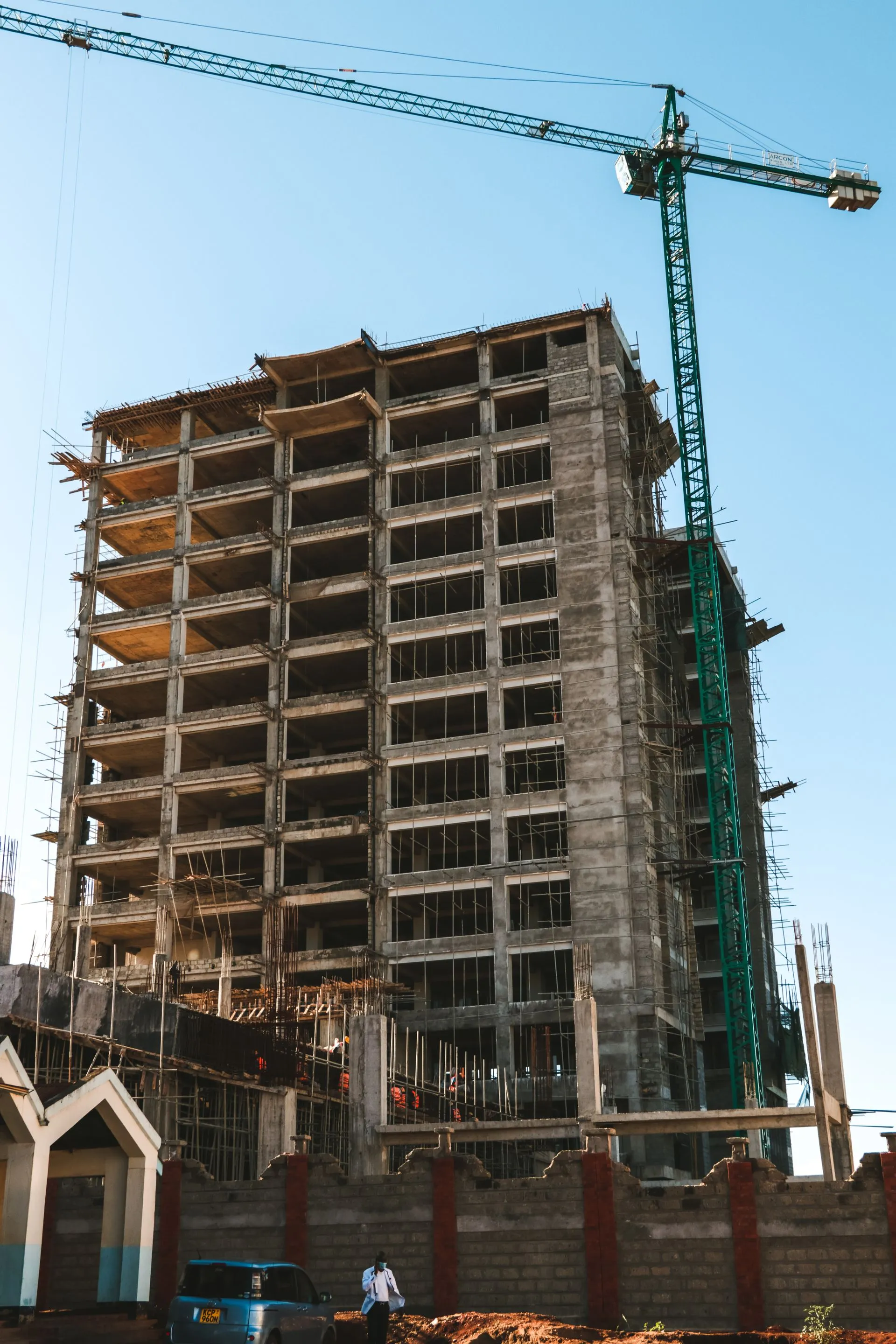 Tower crane over a building under construction